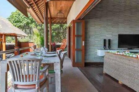Villa Agung Lembongan Kültér fotó
